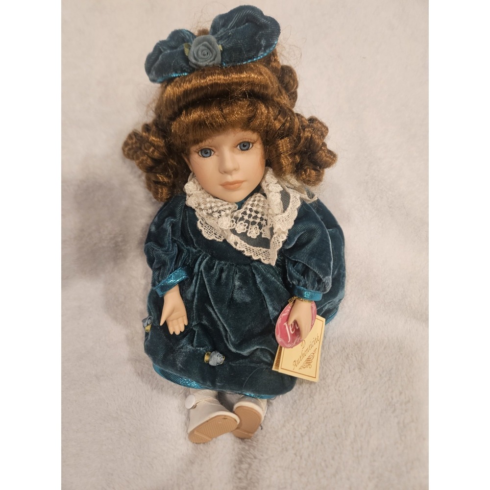 Dan Dee Jewel Bisque Porcelain Wind Up Musical Doll Retired Rare Teal Velvet